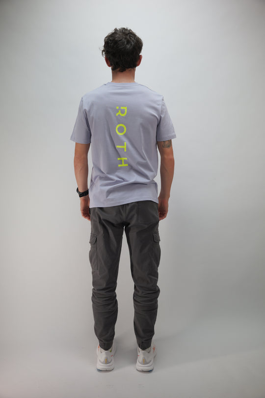 Unisex Casual T-Shirt ROTH Color Line Flieder - Klassischer Look mit dem ROTH Aufdruck